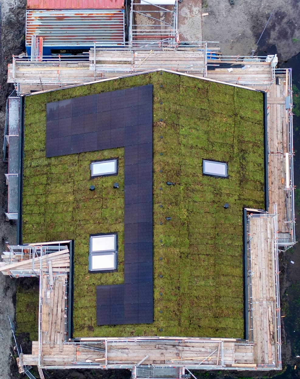 zonnepanelen op groendak energieneutrale woning levande