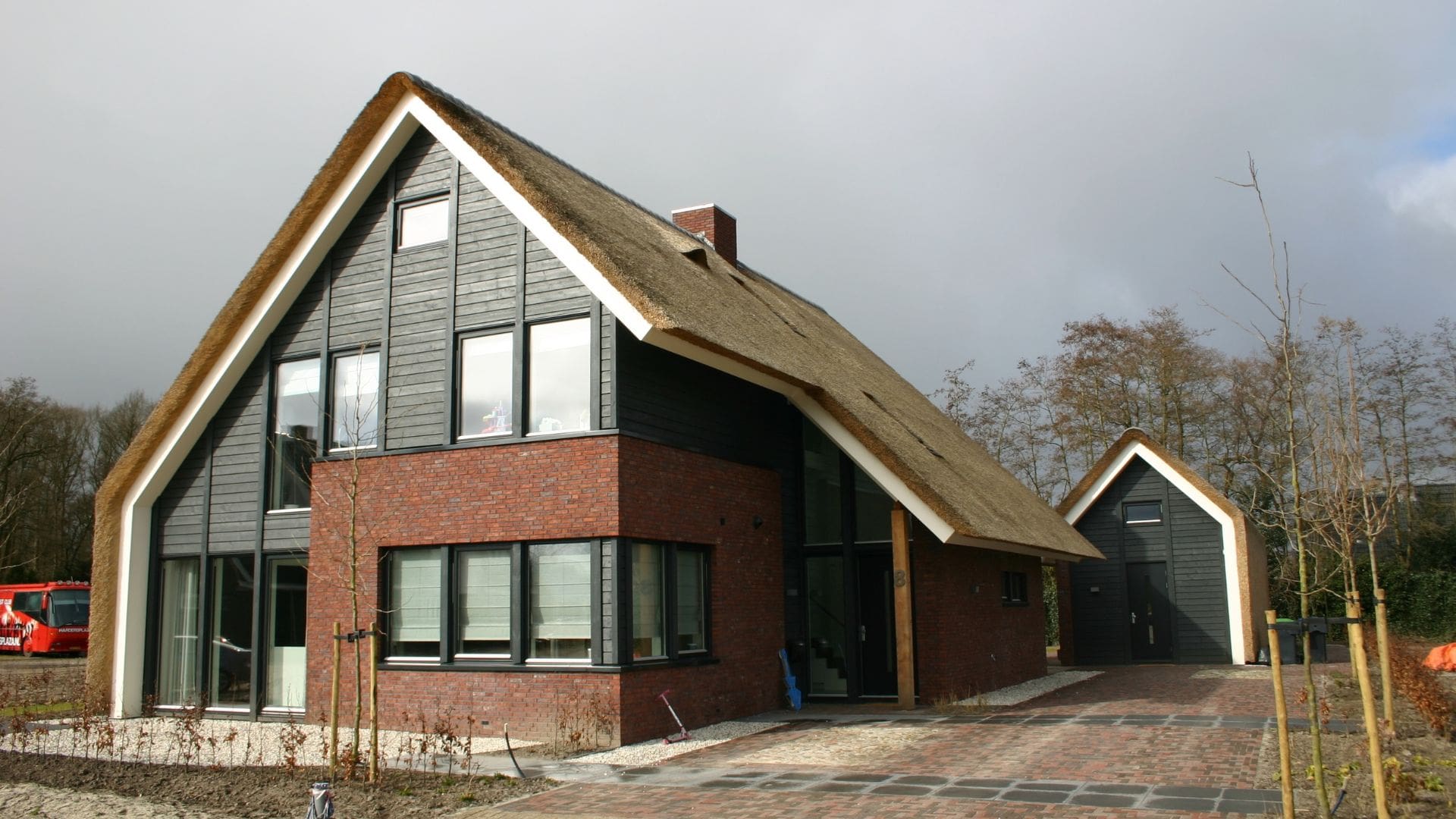 levande harderwijk woning met rieten dak