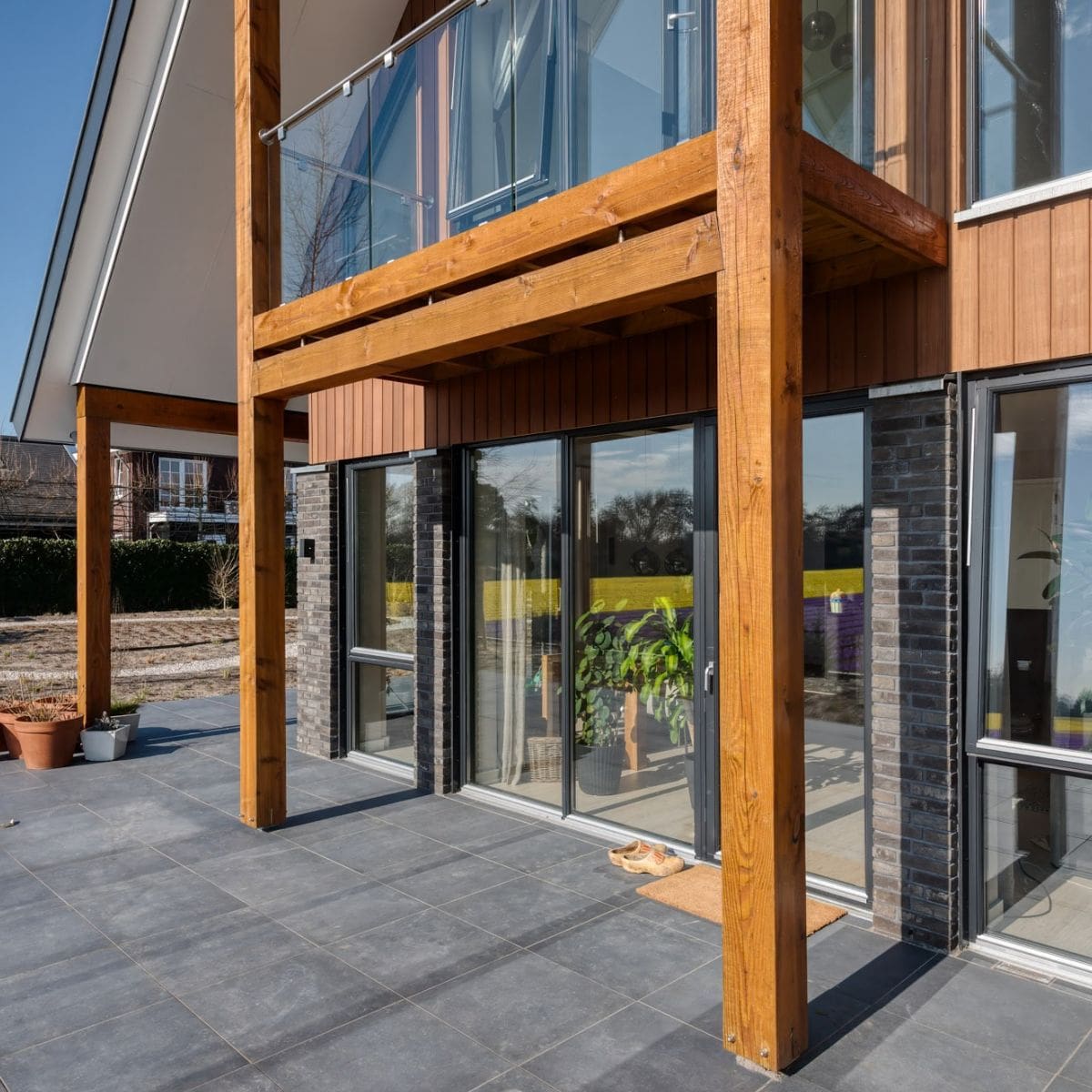 levande noordwijk woning met hout en steen