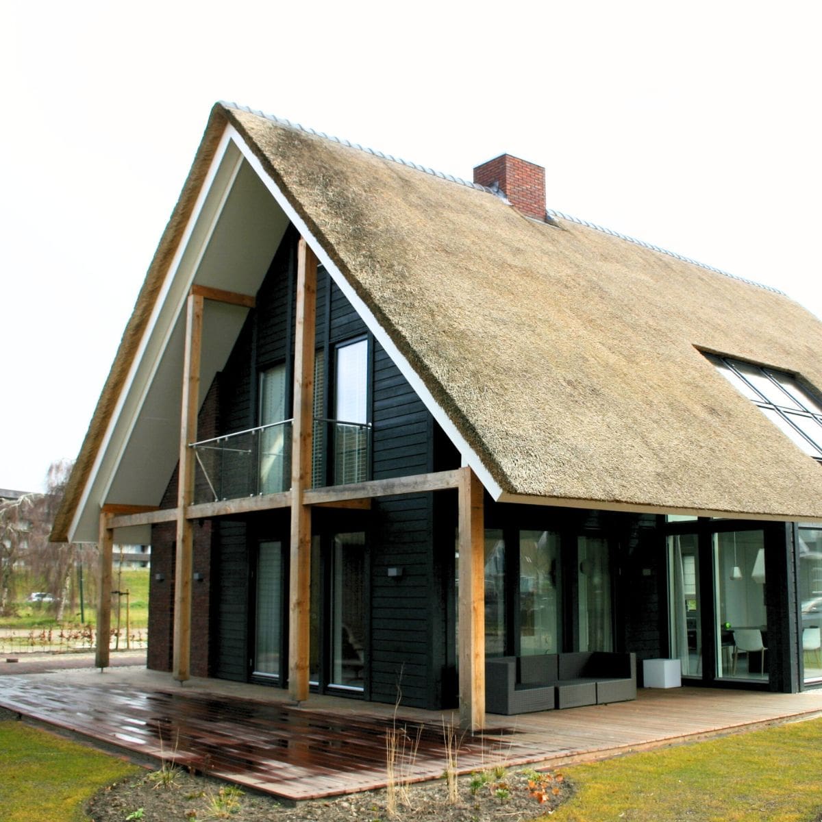 levande harderwijk woning met rieten dak